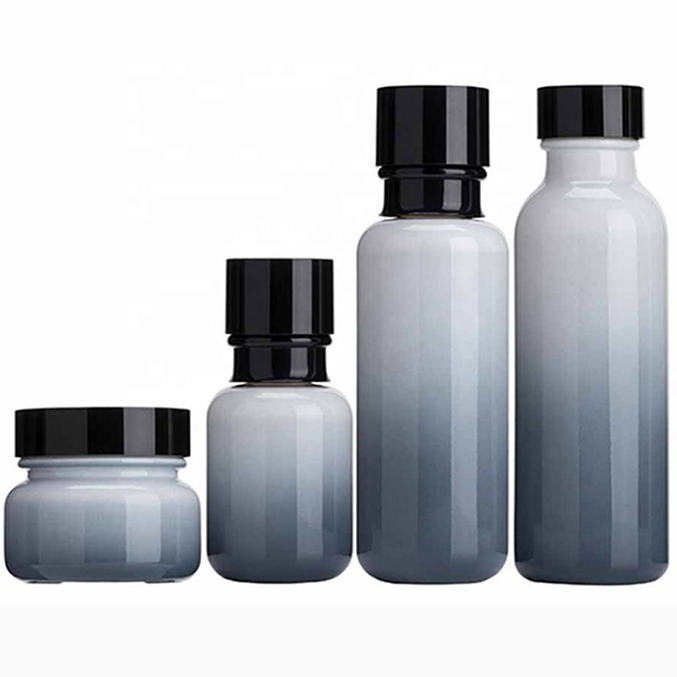 Ensemble de bouteilles en verre de soin de la peau nouveau produit en gros