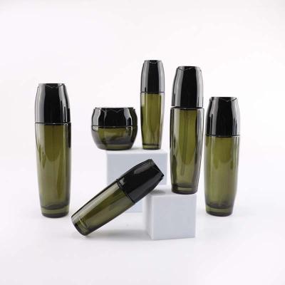 Ensemble de bouteilles en verre cosmétiques pour l'emballage des soins de la peau
