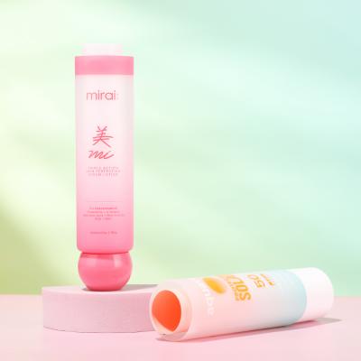 Tube cosmétique en plastique double couche